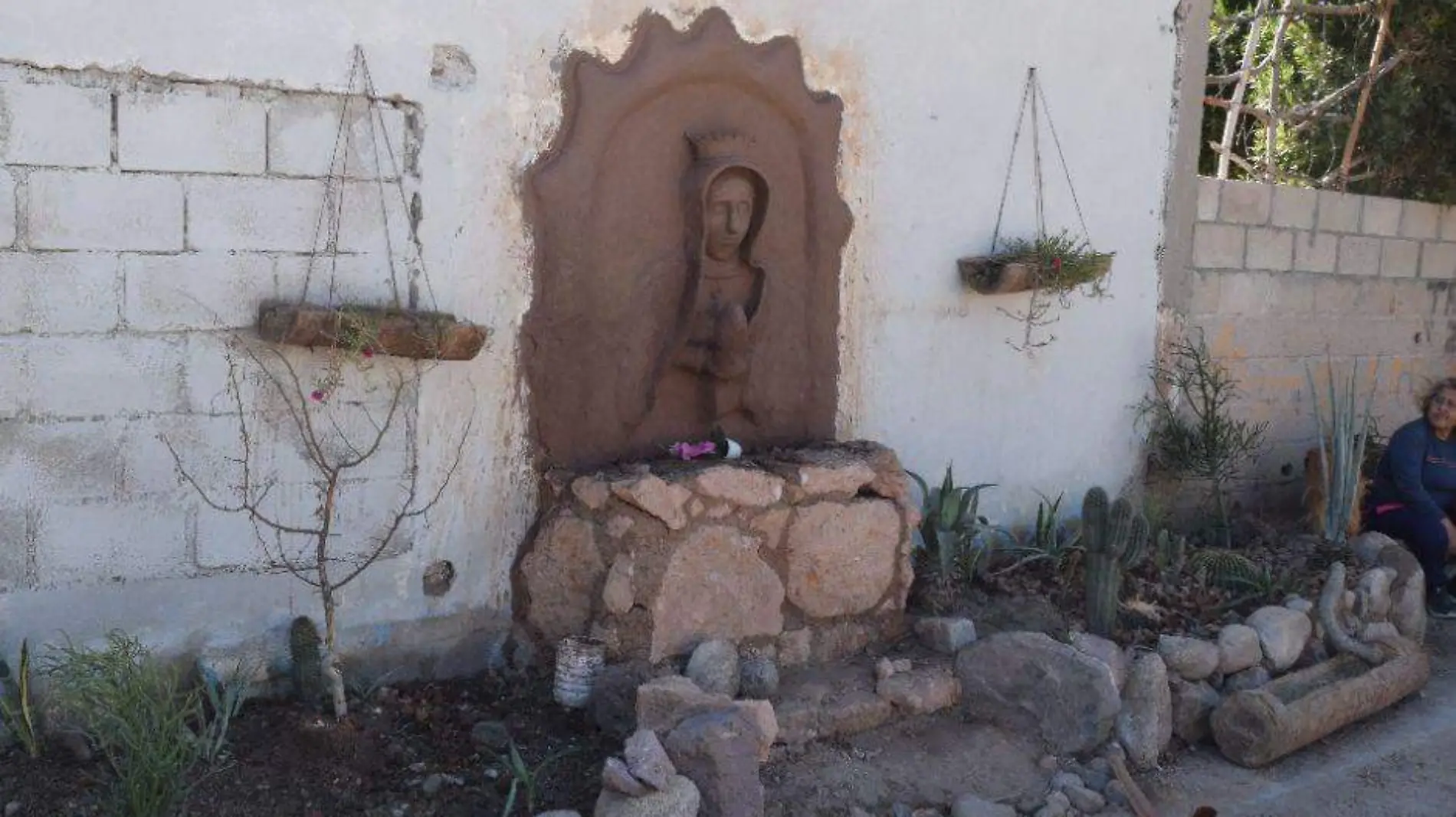 escultura de la virgen La Paz 3